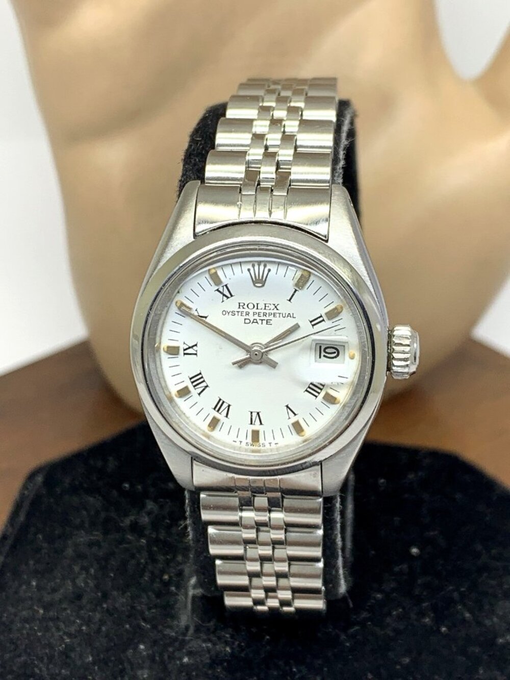 Rolex Women's Watch 2030 Oyster Perpetual Date Vintage 1982 Swiss Automatic 26mm